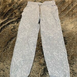 Lululemon Ready to Rulu Jogger 29"
Speckle Spritz Jacquard Rhino Grey  Size 4